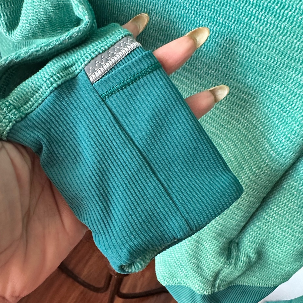 LULULEMON RUNDERFUL 1/2 zip jacket - Picture 8 of 10